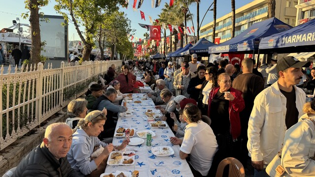 Marmaris'te "Cumhuriyet Sofrası" etkinliği düzenlendi