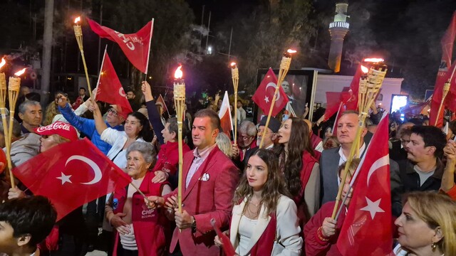 Bodrum'da binlerce kişi bayramı kutladı