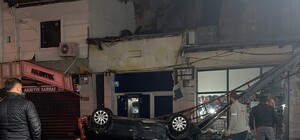 Kayseri’de 50 metre yükseklikten iş yerlerinin üzerine otomobilin sürücüsü yaralandı