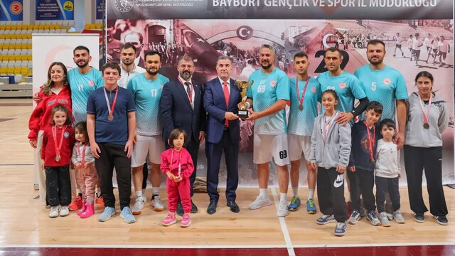 29 Ekim Cumhuriyet Kupası Voleybol Turnuvası'nın şampiyonu belli oldu
