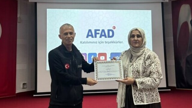 Kütahya'da afet bilinci ve eğitimi semineri düzenlendi