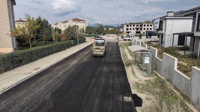 Düzce'de asfalt seferberliği sürüyor
Darıcı'dan sonra sıra Koçyazı'da