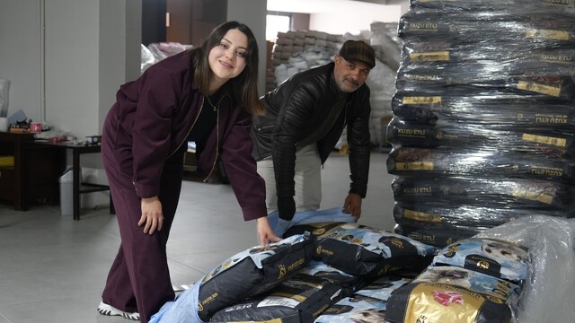 Köpek sevgisi mesleğini değiştirmesine sebep oldu, babasıyla kendi işini kurdu