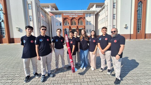 Efsanevi kuş 'Semrük'ün ismini verdikleri roketle TEKNOFEST'in tavan puanını aştılar
