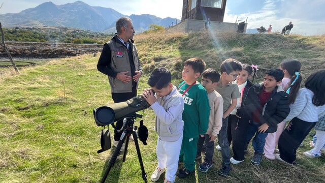 Minik öğrenciler kuş gözlemi ve tabiat eğitimine katıldı