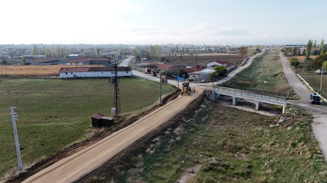 Bolvadin Erkmen Mahallesi'nde üst yapı çalışmaları sürüyor