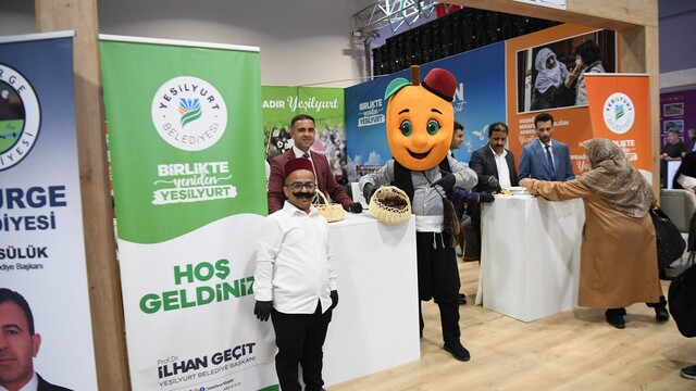 Yeşilyurt Belediyesinin tanıtım standı İstanbul'da yoğun ilgi görüyor
