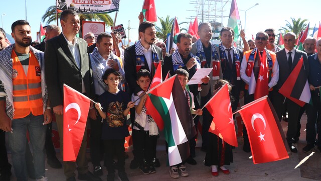 Alanya'da binlerce kişi 'Gazze' için yürüdü
Alanya'da Gazze için sessiz çığlık yürüyüşü