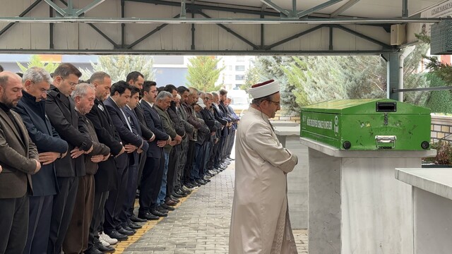 Niğde Belediye Başkanı Özdemir'in vefat eden amcası toprağa verildi