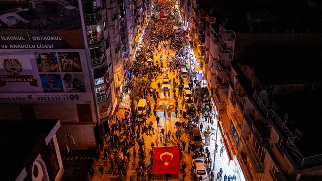 Turgutlu'da Cumhuriyet coşkusu meydanlara sığmadı