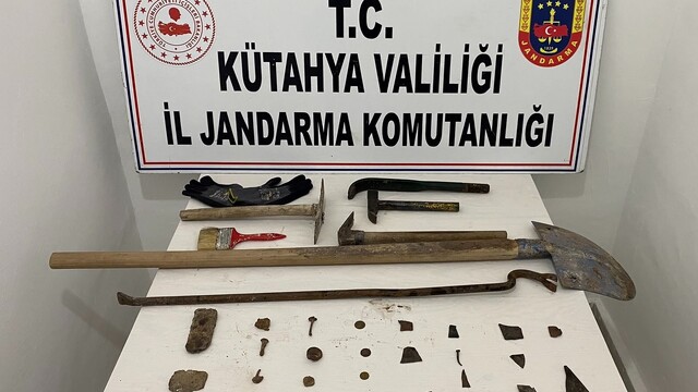 Kütahya'da Anadolu Mirası operasyonu, tarihi eserler ele geçirildi