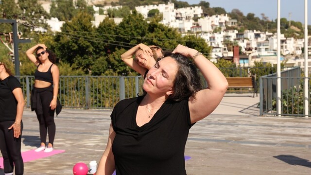 Bodrum'da pilates dersleri devam ediyor