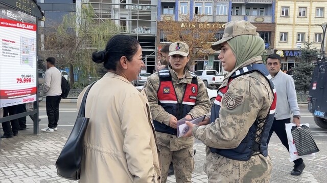 Yüksekova'da vatandaşlara KADES anlatıldı