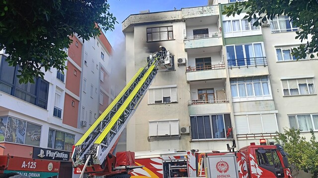 Antalya'da apartman yangını