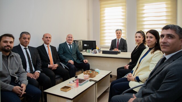 EBYÜ Rektörü Kuyrukluyıldız'dan doçent unvanı alan akademisyenlere ziyaret