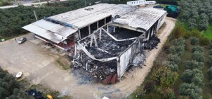 Yangında kullanılamaz hale gelen soğuk hava deposu dronla görüntülendi