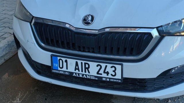 Adana'da öğretmenin otomobiline molotoflu saldırı girişimi