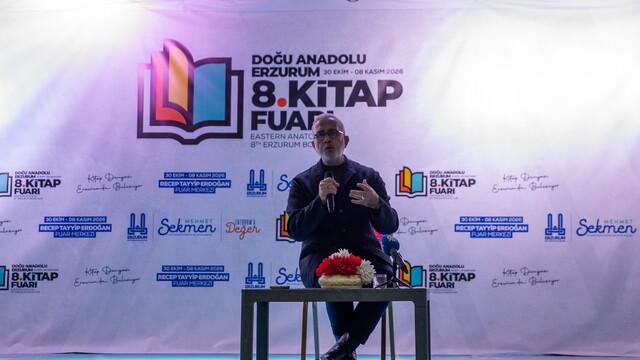 AK Parti Grup Başkanvekili Yenişehirlioğlu, Erzurum Kitap Fuarı'nda söyleşiye katıldı