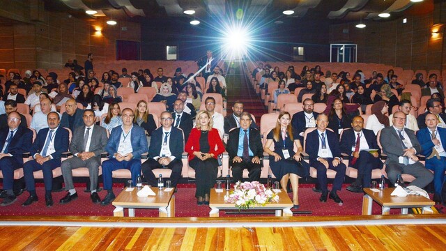 Diyarbakır'da "9. Uluslararası Ekonomi, Siyaset ve Yönetim Sempozyumu" düzenlendi
