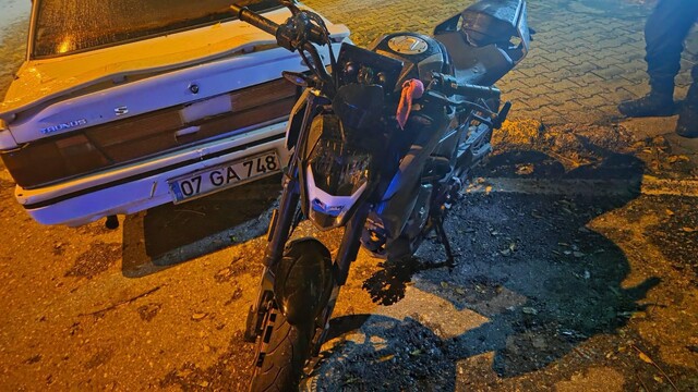 Manavgat'ta trafik kazasında 2 kişi ağır yaralandı