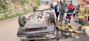 İskenderun’da ters dönen otomobilin sürücüsü yaralandı