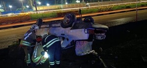 İskenderun'da otomobil takla attı: 3 yaralı