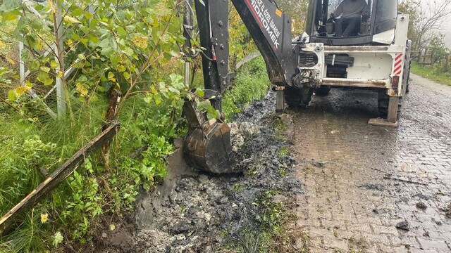 Kaynalı'da yağmur suyu kanalları temizlendi