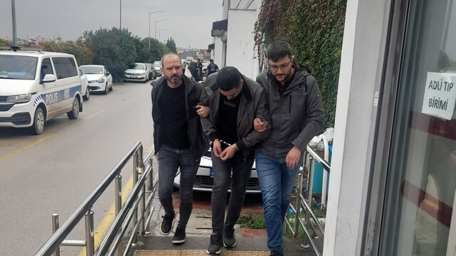 Adana'da suç örgütü üyeliğinden aranan zanlı, MİT destekli operasyonla yakalandı