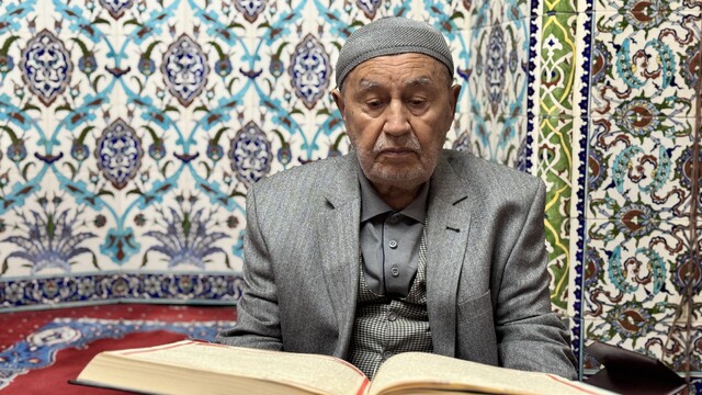 87 yaşında kendi çabasıyla hafız oldu