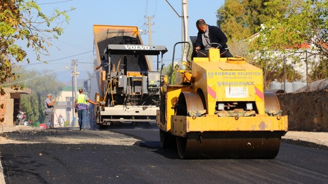 Bodrum'da yol çalışmaları dört mahallede sürüyor
