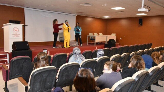 Çanakkale'de Acil Servis çalışanlarına KBRN eğitimi