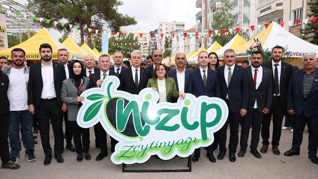 Nizip Zeytin Festivali 100. yıl gururuyla başladı