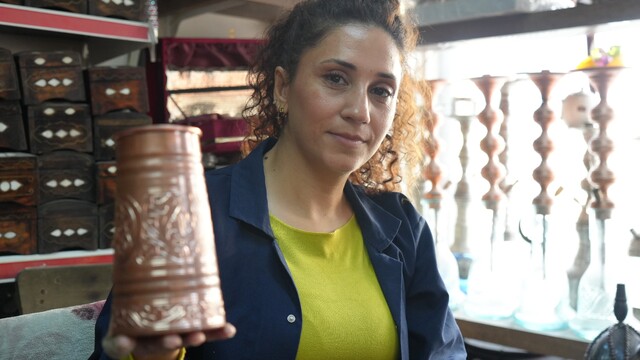 Kadın bakır ustası erkeklere taş çıkartıyor
Hobi olarak başladı, bakırcılıkta usta oldu