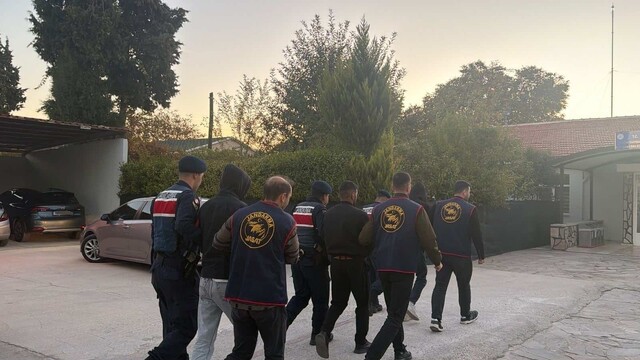 JASAT sahte JASAT'çıları affetmedi
Denizli'de telefon dolandırıcılarının oyunu bozuldu