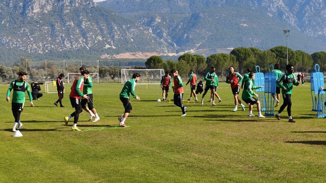 Yalçın Koşukavak: "Kayseriden puan veya puanlarla dönmeyi ümit ediyoruz"
Muğlaspor, Kayseri deplasmanına hazır