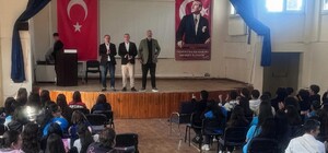 Bodrum’da öğrenciler yazarla buluştu