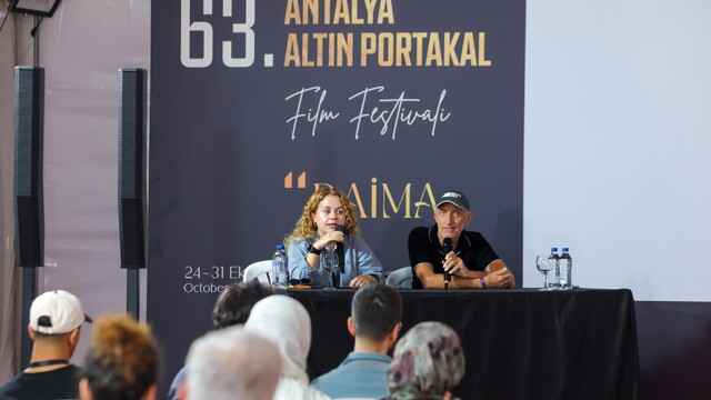 Altın Portakal'da görüntü yönetmenliği ve senaryo üzerine iki ayrı söyleşi gerçekleşti
"Mesele; yapay zekayla üretmek değil yapay zekaya rağmen insan kalabilmek"