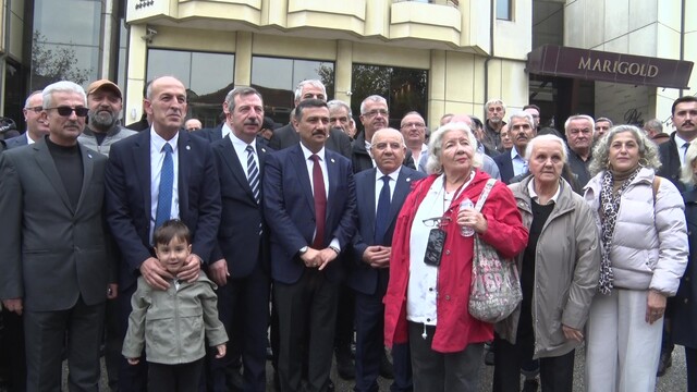 Bursa'da 723 yıllık şifa geçmişine sahip hastanenin taşınmasına tepki
"150 yataklı hastaneyi 60 yatağa düşürmek hangi aklın ürünü?"