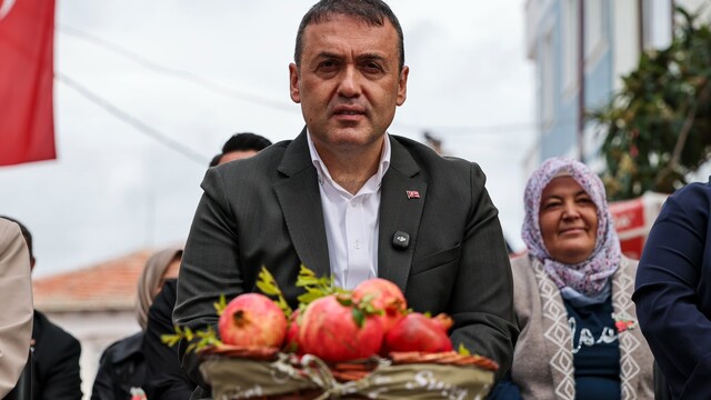 4 bin 514 tonluk üretimle İnhisar, narın merkezi oldu
Vali Sözer, "Nar üretiminin kalbi İnhisar'da atıyor"