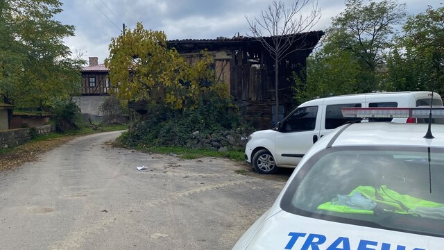Sinop'ta üzerine kalas düşen çocuk yaralandı