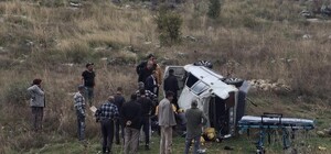 Otomobil şarampole yuvarlandı: 2 yaralı