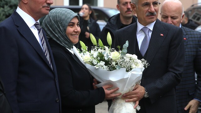 Ulaştırma ve Altyapı Bakanı Uraloğlu, Erzurum'da ziyaretlerde bulundu