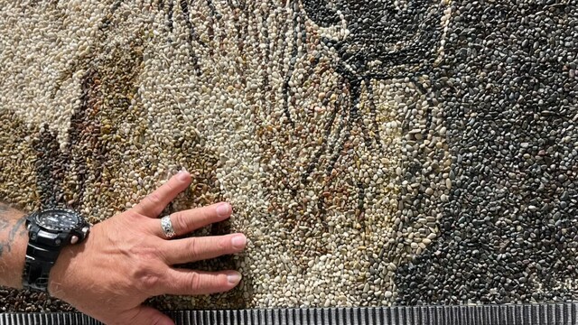Antalya Kültür Yolu Festivali'nde 'mikro' doğal çakıl taşlarından yapılan eserler sergilendi