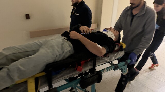 Motosiklet otomobille çarpıştı: 1 yaralı