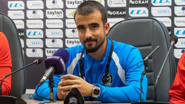 Manisa FK - Batman Petrolspor maçının ardından
Manisa FK Teknik Sorumlusu Nikon El Maestro:
"Çok iyi ve fantastik oynadığımız için bu maçı kazandık"
Batman Petrolspor Teknik Direktörü Selçuk Şahin:
"Maçı kaybedecek bir oyun oynadığımızı düşünmüyorum açıkçası"