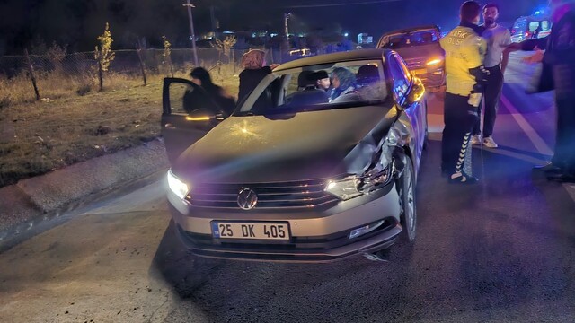 Bingöl'de otomobil yayalara çarptı: 2 ağır yaralı