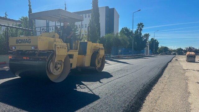 Kumluca'da sıcak asfalt çalışması